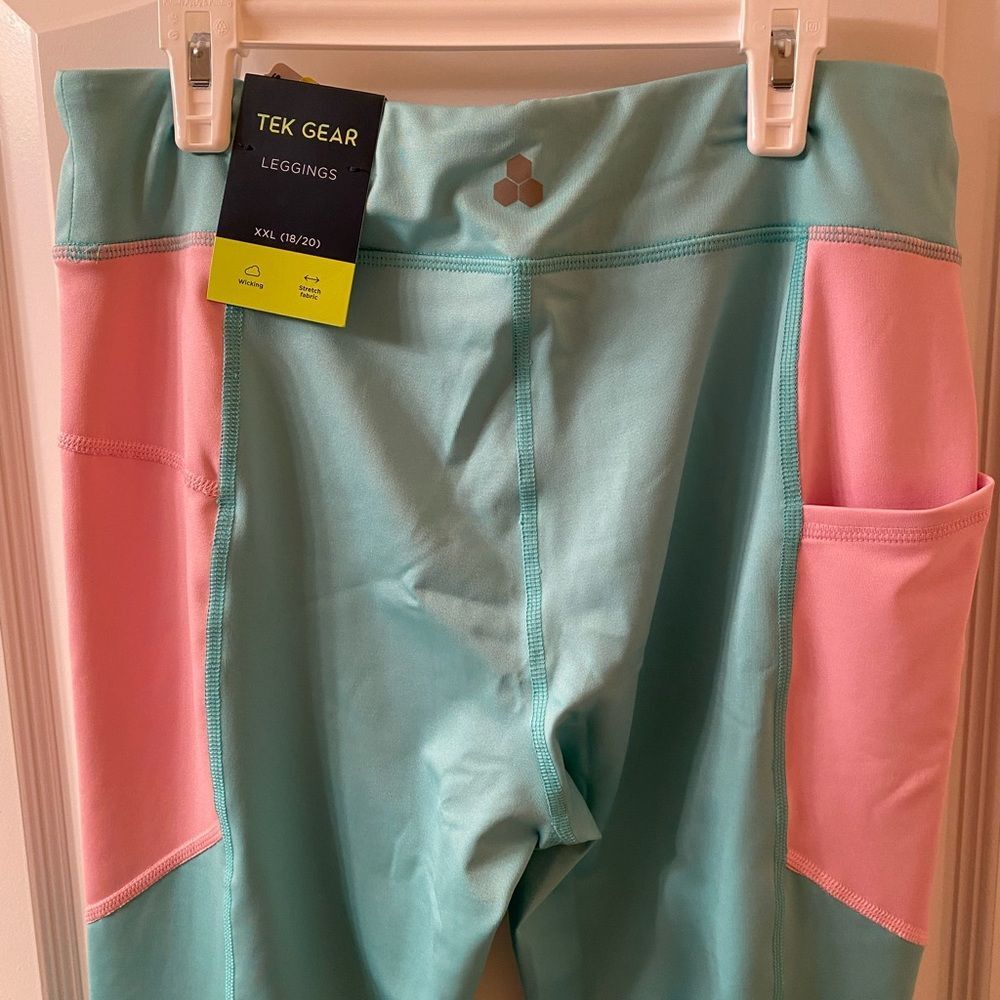 NWT Athletic Leggings Capri Tag Says XXL, More Like L     Stretch Fabric - Picture 4 of 5